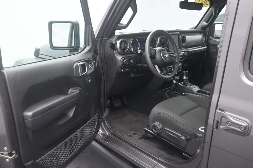 Used 2023 Jeep Wrangler Unlimited w/ Cold Weather Group AWD/4WD image 12
