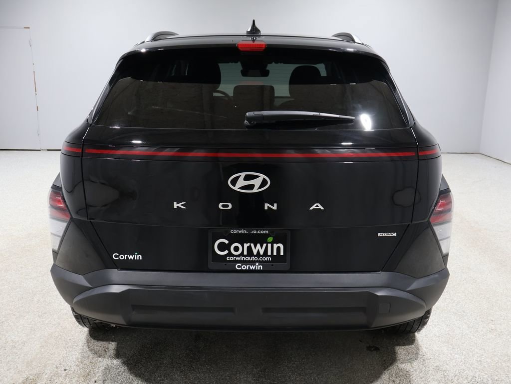 Used 2025 Hyundai Kona SEL image 3