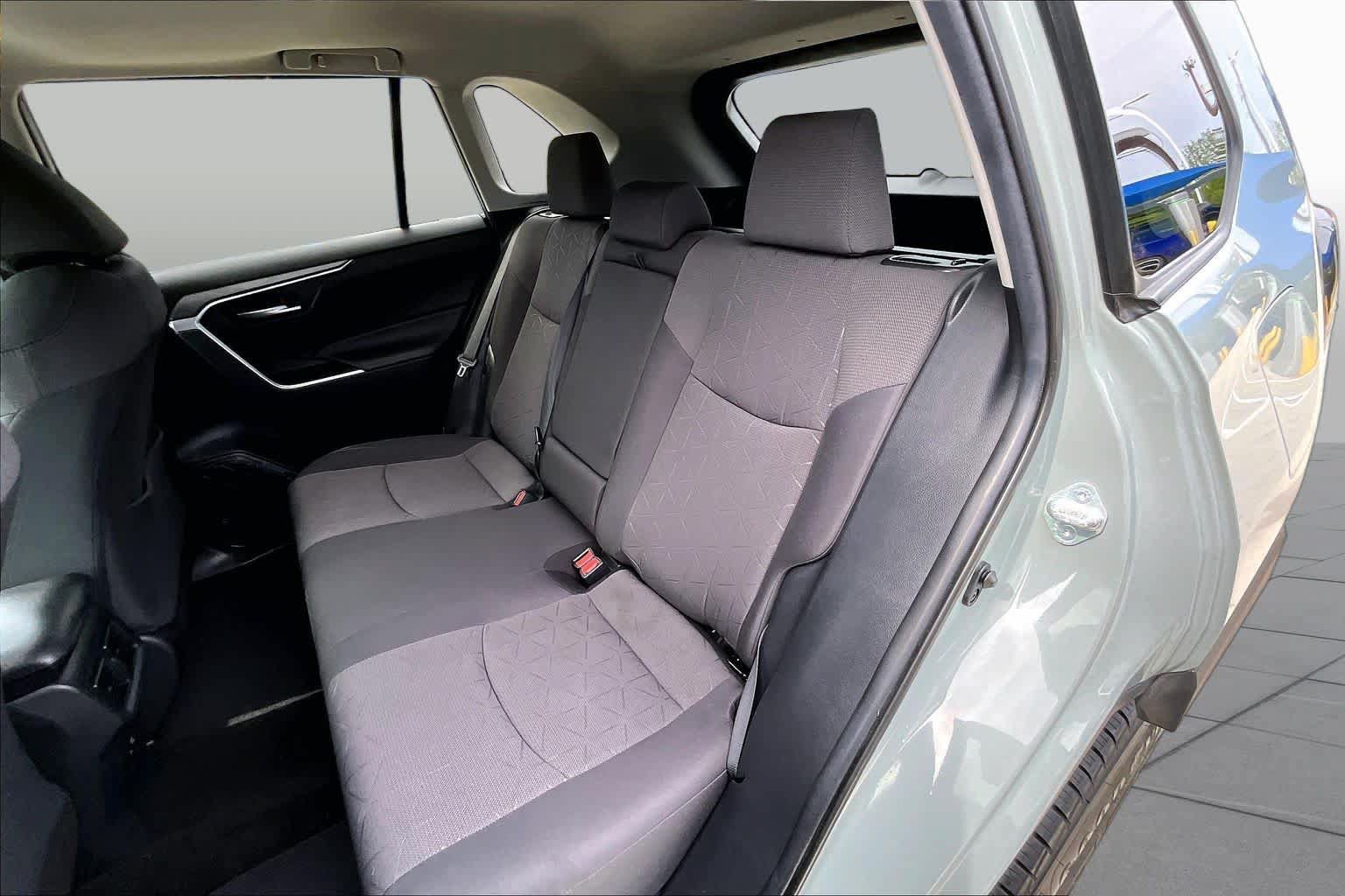Used 2019 Toyota RAV4 XLE FWD image 21