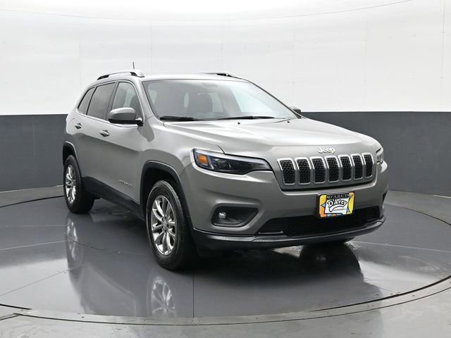 Used 2019 Jeep Cherokee Latitude Plus w/ Cold Weather Group AWD/4WD image 3
