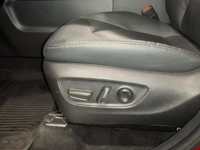 Certified 2025 Toyota Grand Highlander FWD image 16
