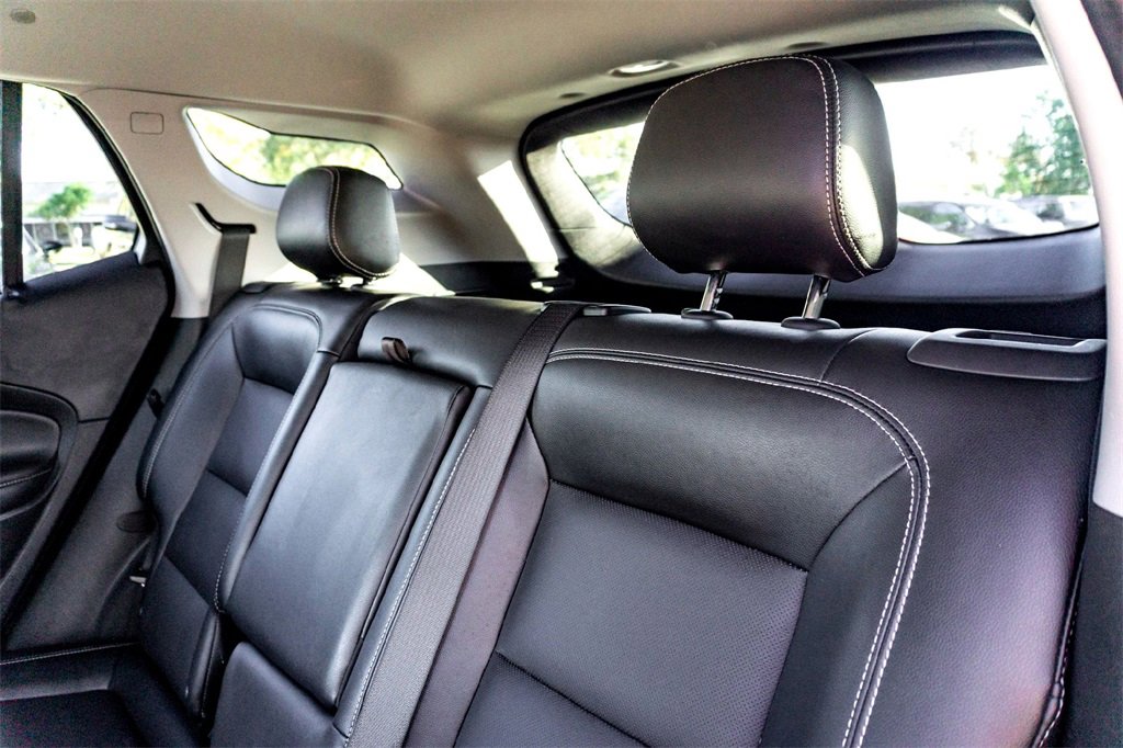 Used 2024 GMC Terrain SLT image 27