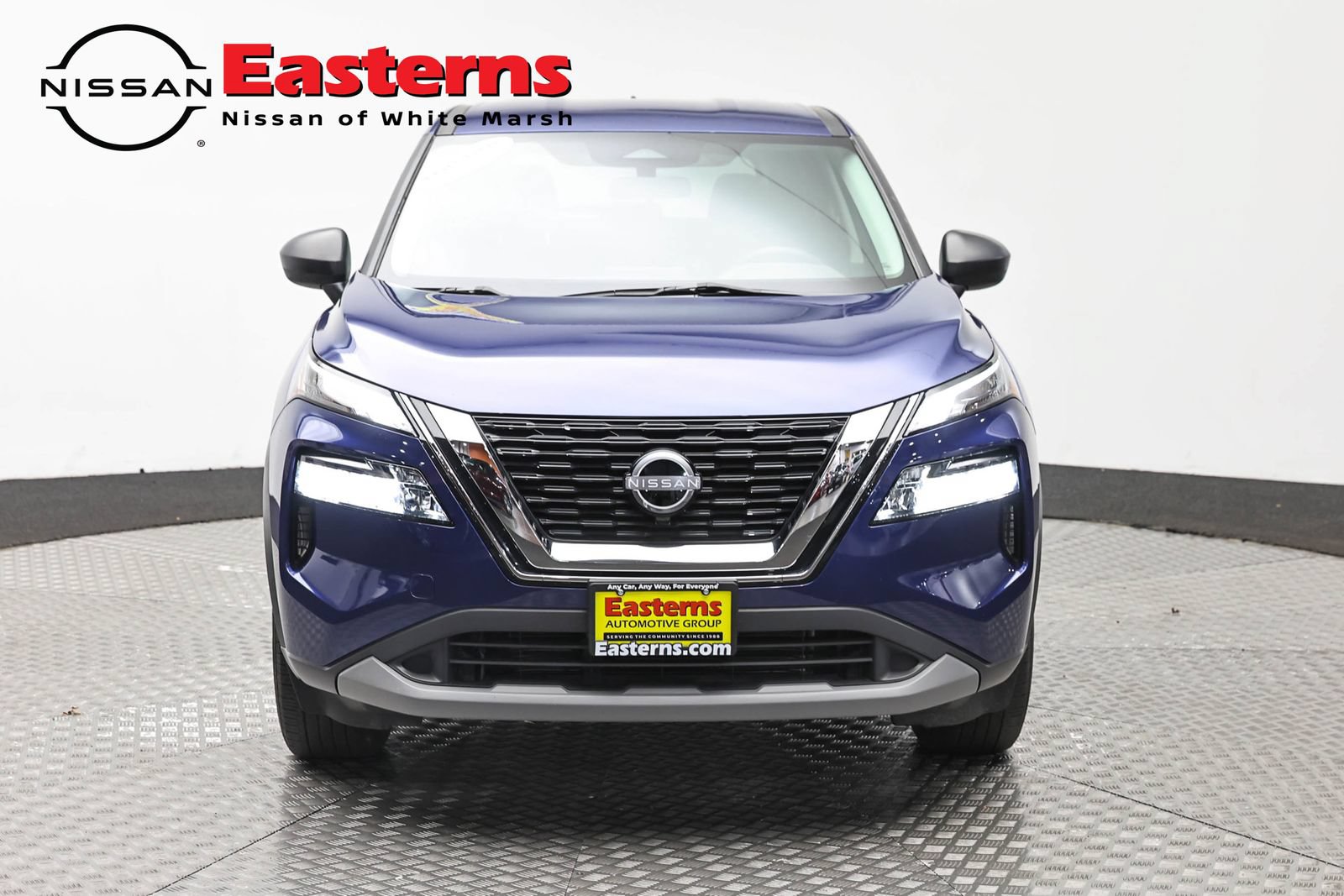 Used 2023 Nissan Rogue S AWD/4WD image 2