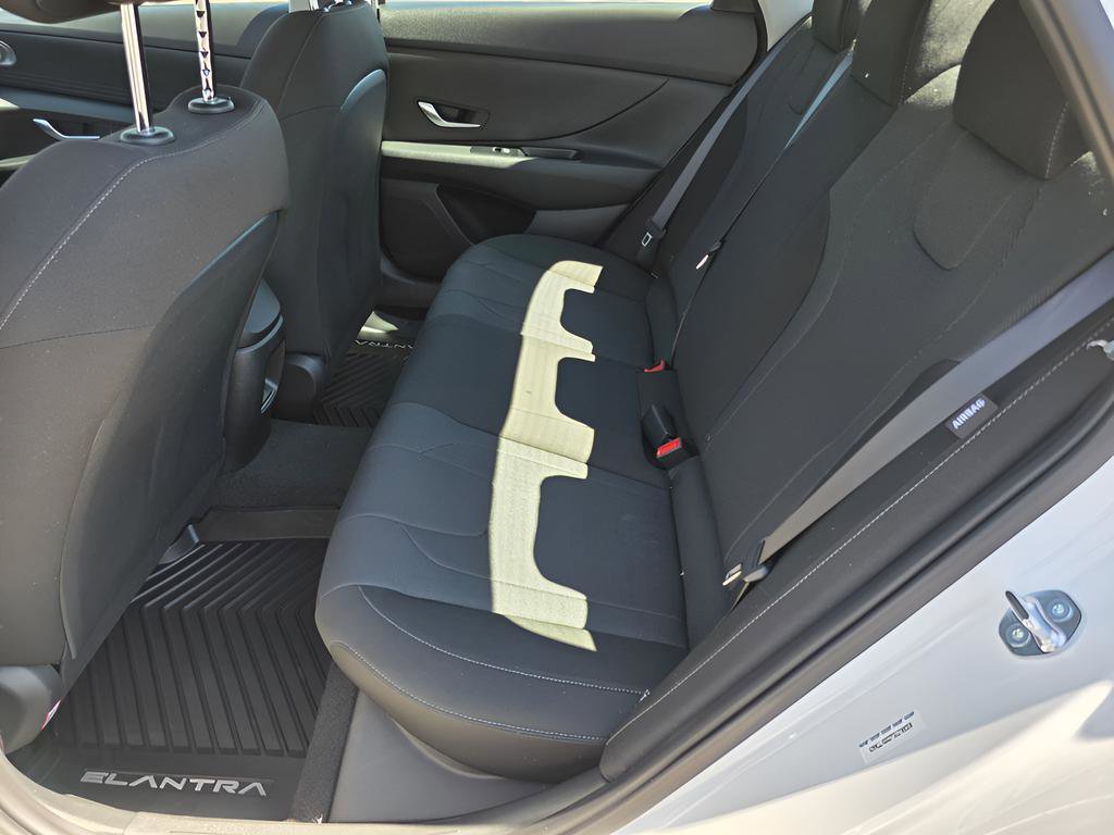 New 2026 Hyundai Elantra SE image 11