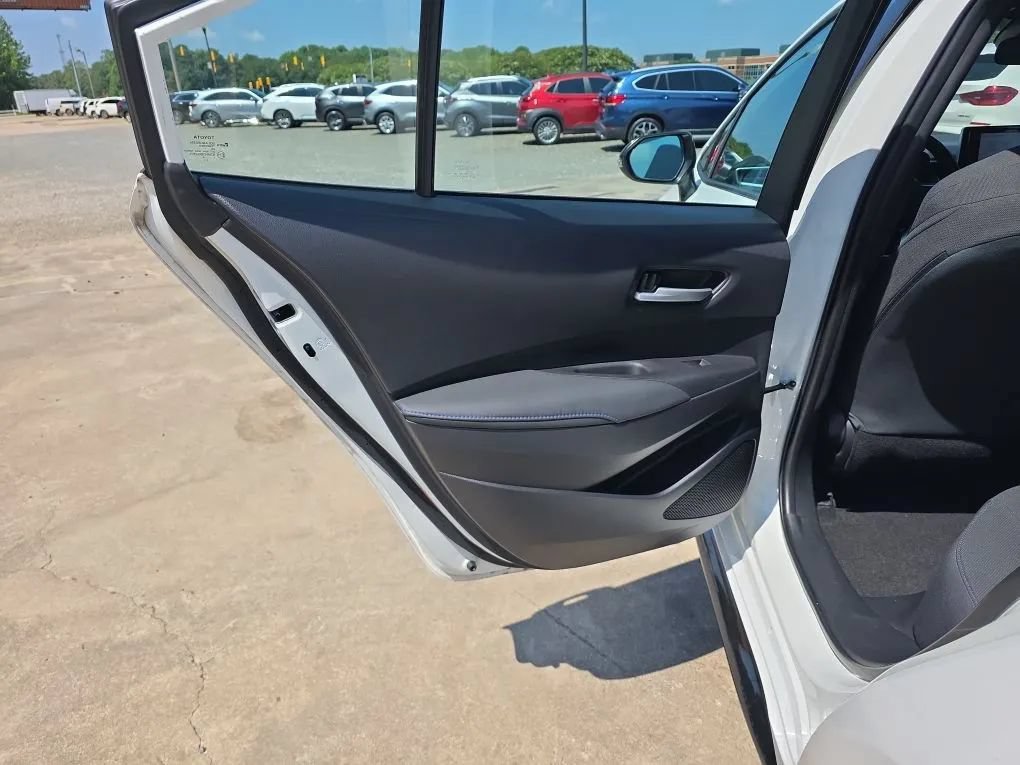 Used 2021 Toyota Corolla SE FWD image 36