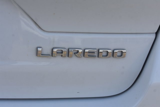 Used 2023 Jeep Grand Cherokee Laredo AWD/4WD image 8