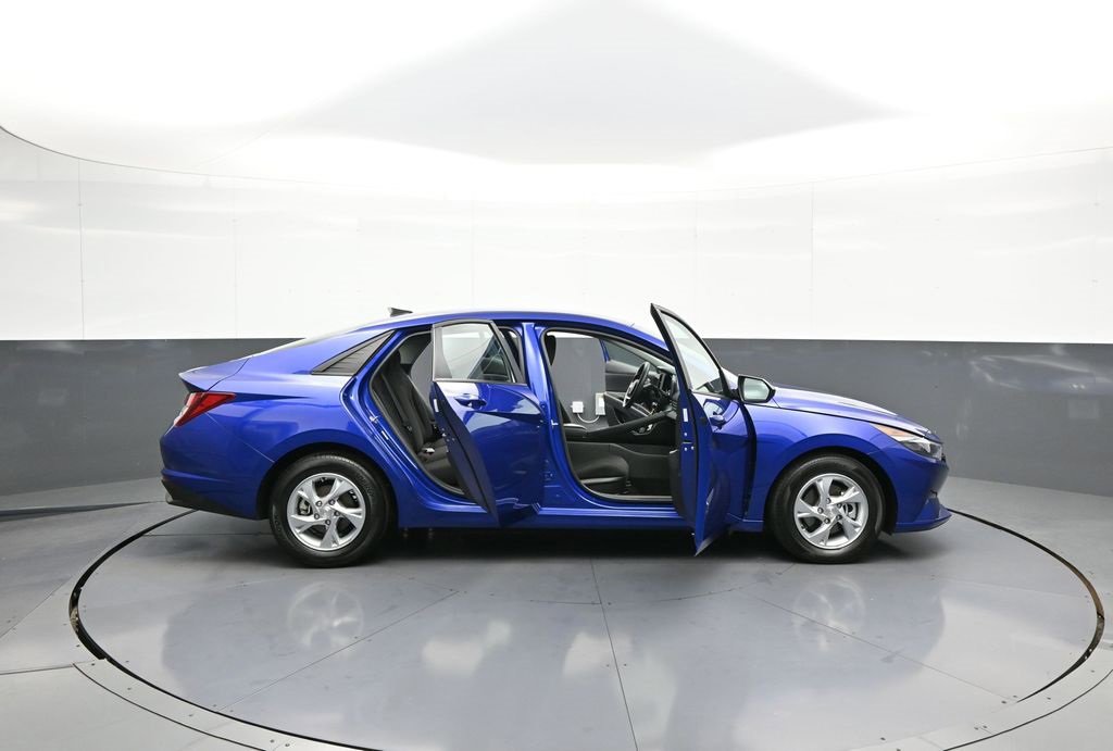 Certified 2023 Hyundai Elantra SE w/ Cargo Package image 41