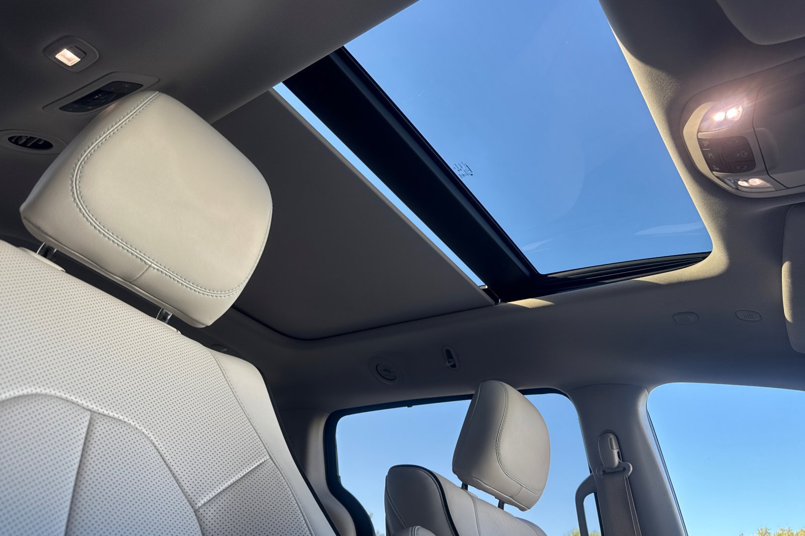 Used 2020 Chrysler Pacifica Limited w/ Advanced Safetytec Group FWD image 20