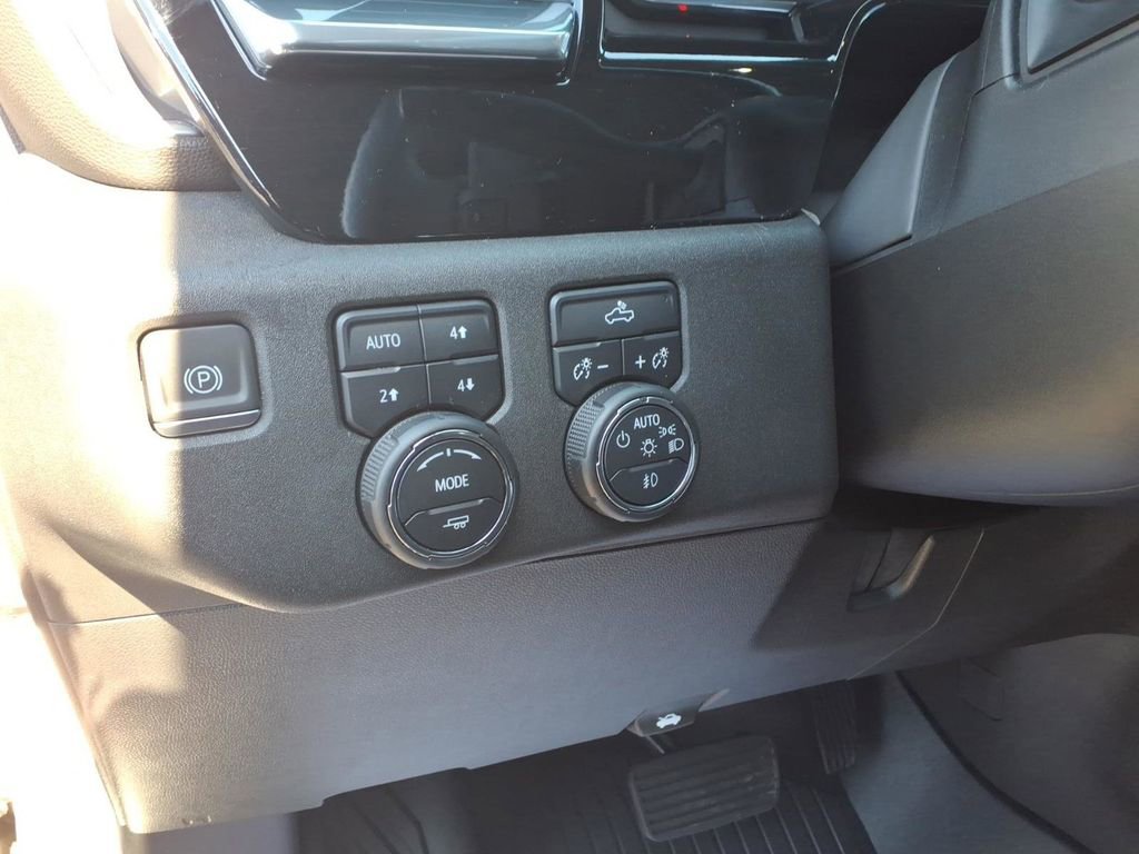 Used 2023 Chevrolet Silverado 1500 RST image 15