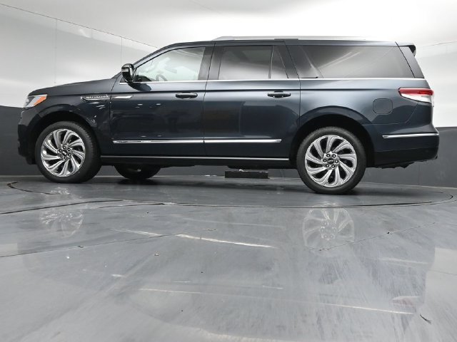 Certified 2024 Lincoln Navigator L Reserve AWD/4WD image 40