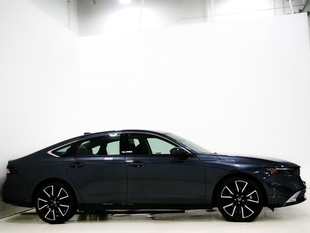 Used 2025 Honda Accord Touring image 5