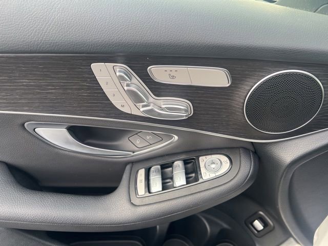 Used 2022 Mercedes-Benz GLC 300 4MATIC image 16