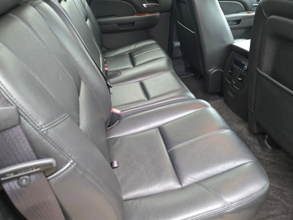 Used 2013 Chevrolet Avalanche LT w/ All-Star Edition image 10