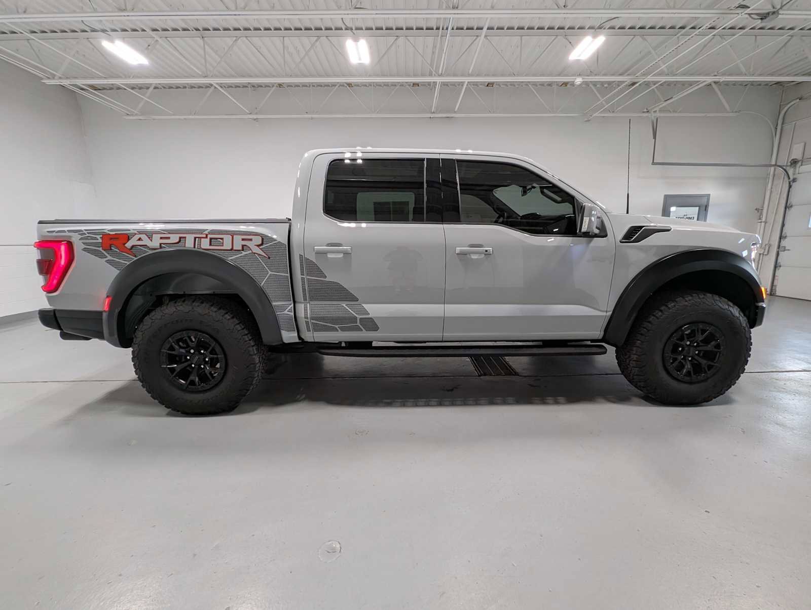 Used 2023 Ford F150 Raptor w/ Equipment Group 802A Raptor R AWD/4WD image 7