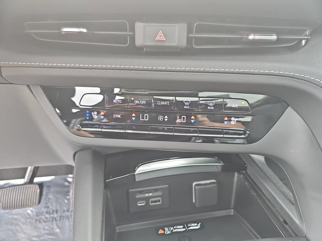 Certified 2023 Buick Envision Avenir FWD image 26
