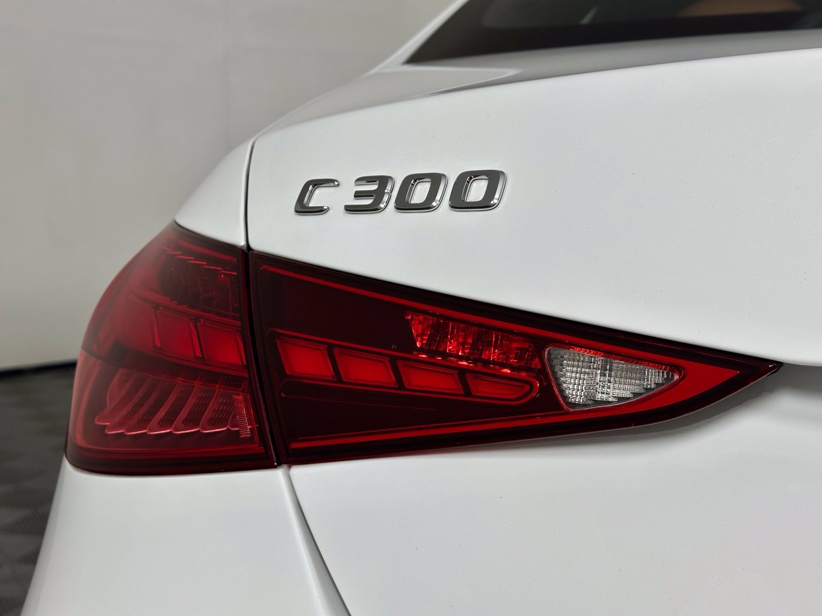 Used 2025 Mercedes-Benz C 300 Sedan image 11