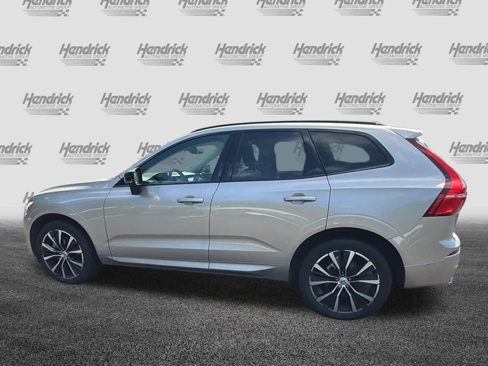 Used 2024 Volvo XC60 B5 Plus w/ Protection Package Premier AWD/4WD image 11