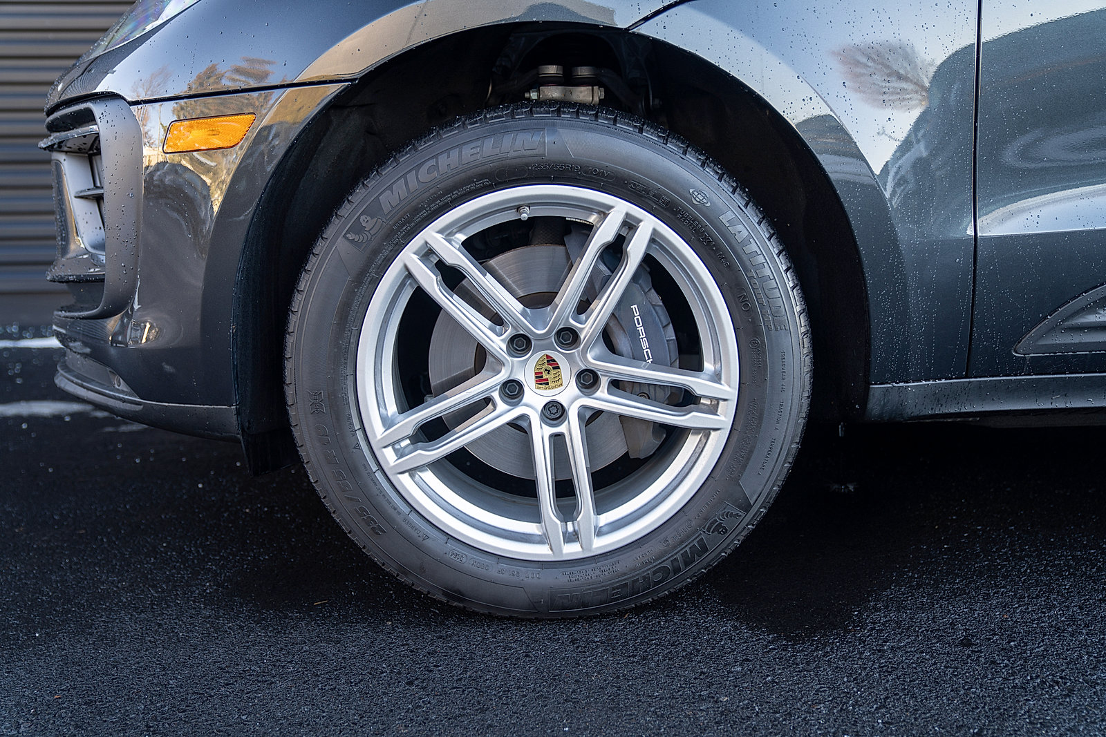 Certified 2025 Porsche Macan AWD/4WD image 22