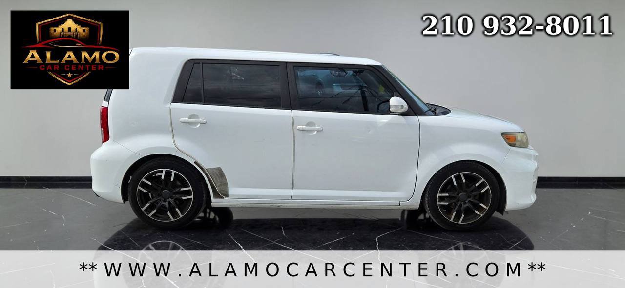 Used 2014 Scion xB FWD image 6