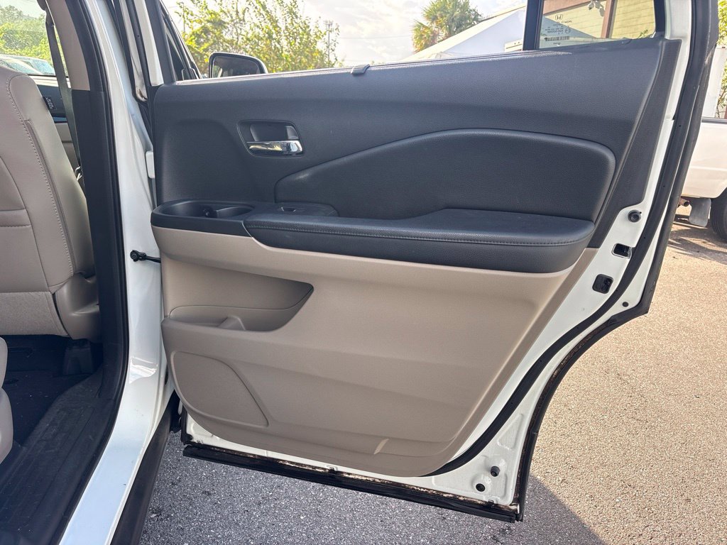 Used 2017 Honda Pilot Touring image 22