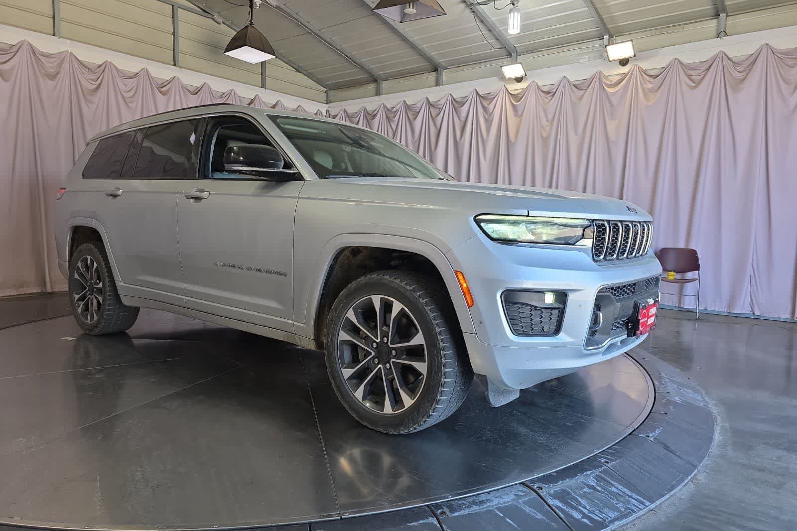 Used 2021 Jeep Grand Cherokee L Overland w/ Advanced Protech Group III AWD/4WD image 10