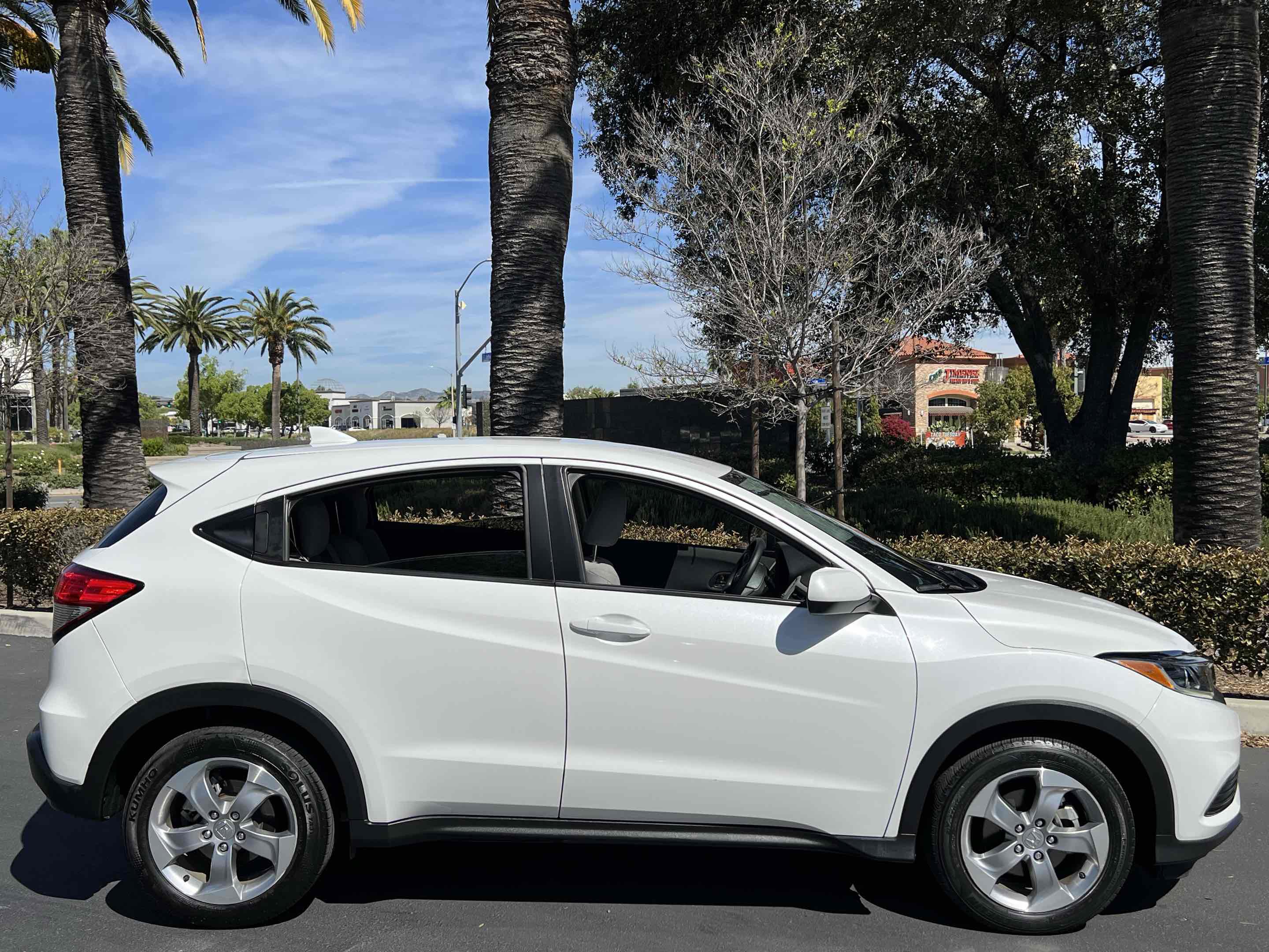Used 2022 Honda HR-V LX image 16
