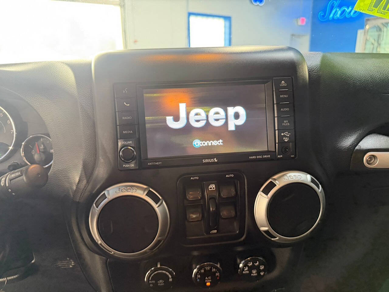 Used 2016 Jeep Wrangler Unlimited Sahara w/ Dual Top Group AWD/4WD image 22