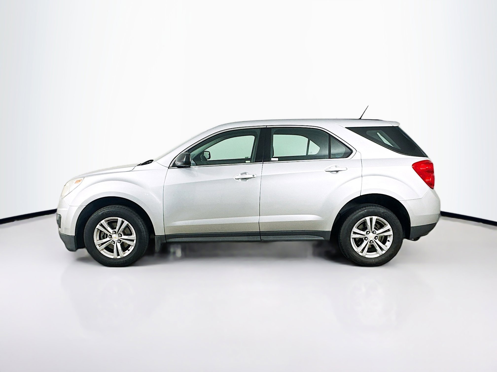 Used 2014 Chevrolet Equinox LS w/ LPO, Protection Package FWD image 4