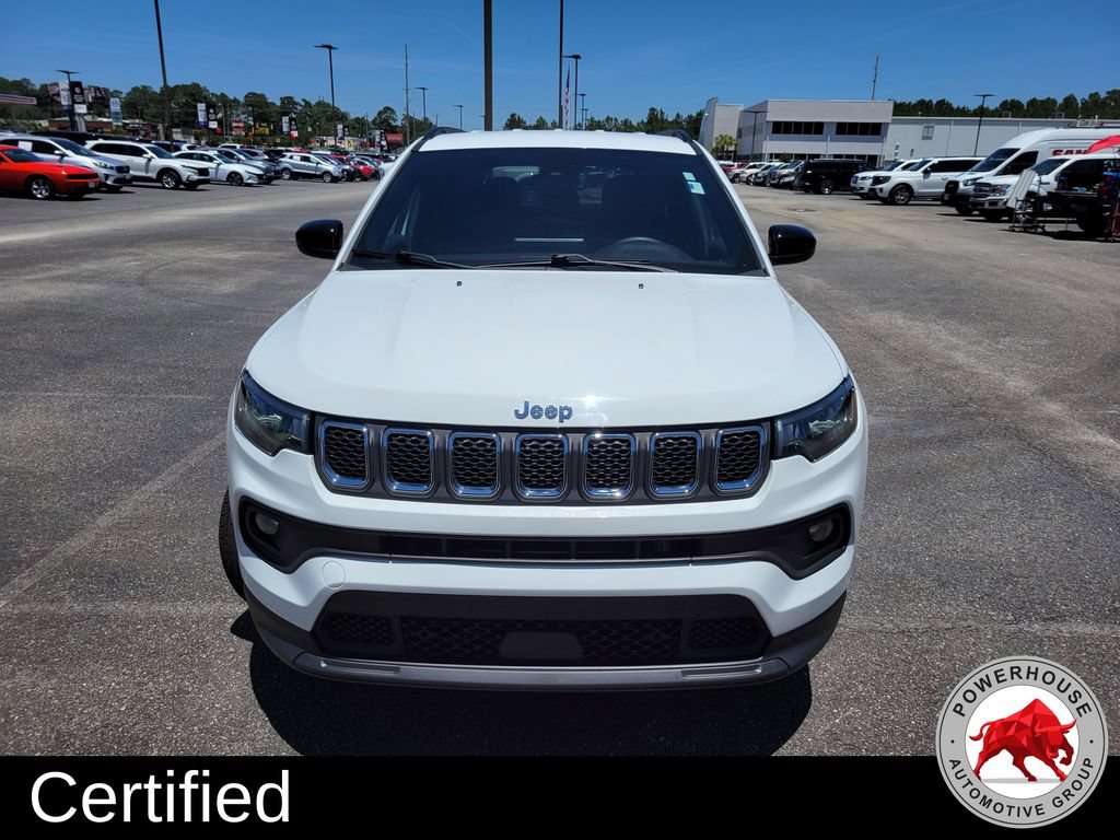 Used 2024 Jeep Compass Latitude AWD/4WD image 10