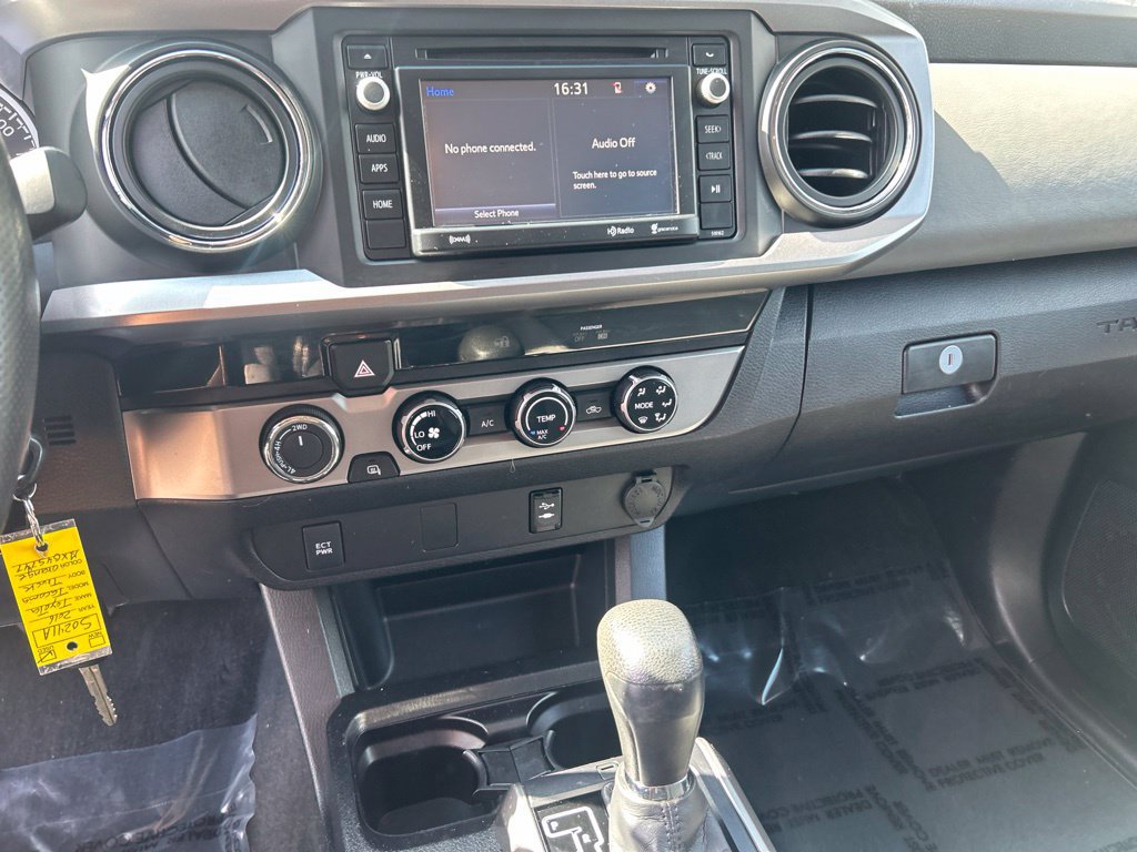 Used 2016 Toyota Tacoma SR5 AWD/4WD image 17