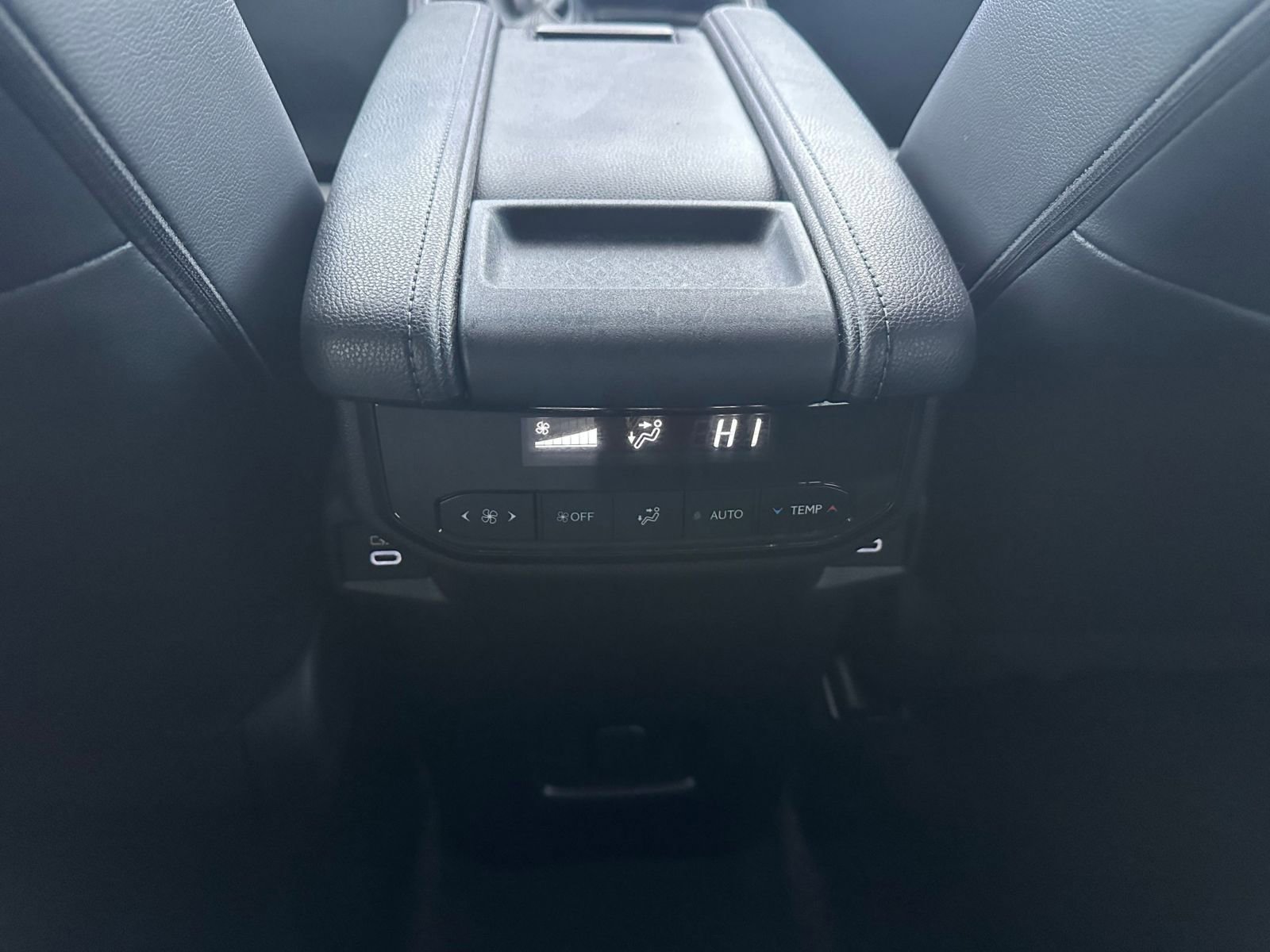 Used 2025 Toyota Grand Highlander XLE image 24