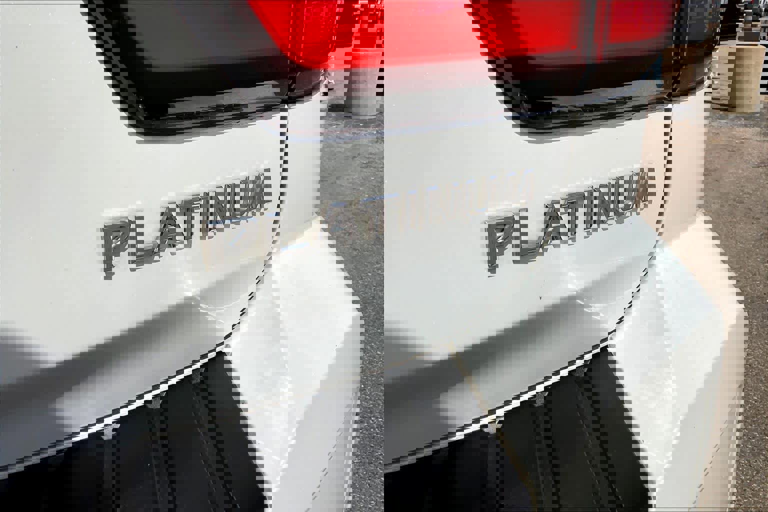 Used 2022 Nissan Armada Platinum w/ Captain's Chairs Package image 9