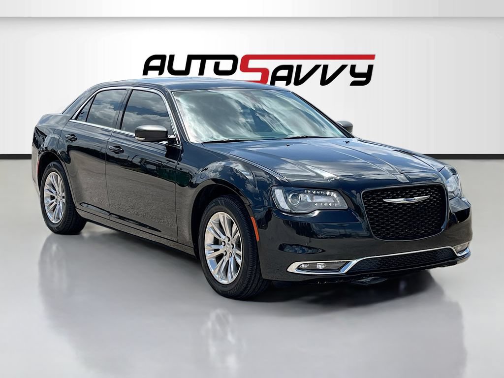 Used 2021 Chrysler 300 Touring L RWD image 1