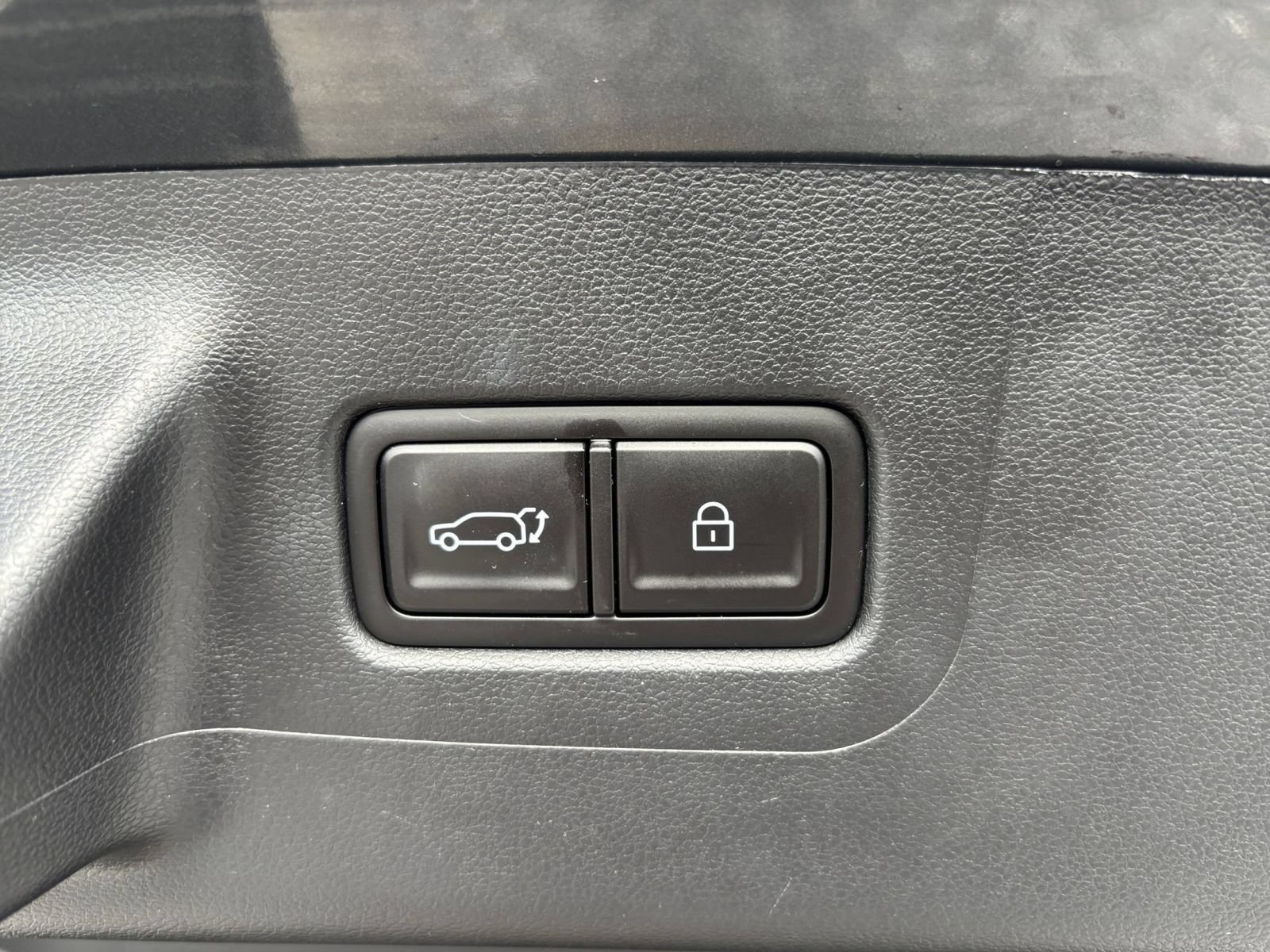 Used 2026 Hyundai Santa Fe SEL FWD image 24