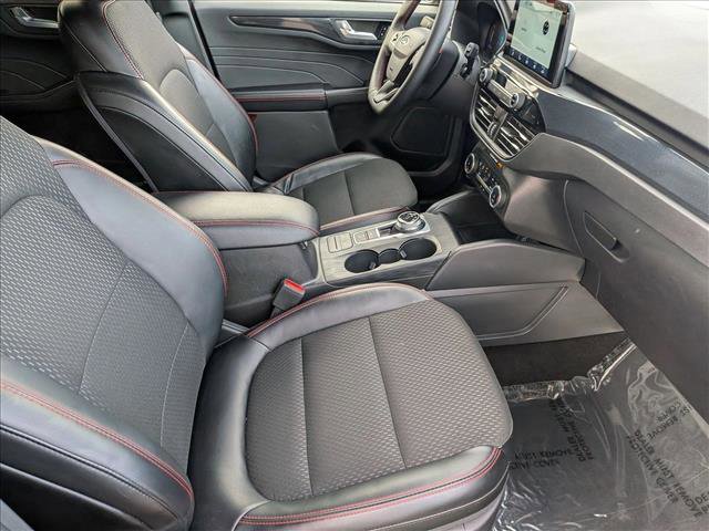 Used 2025 Ford Escape ST-Line image 19