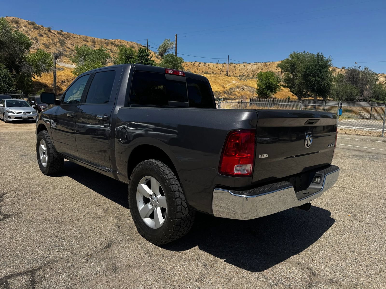 Used 2018 RAM 1500 Classic SLT AWD/4WD image 4