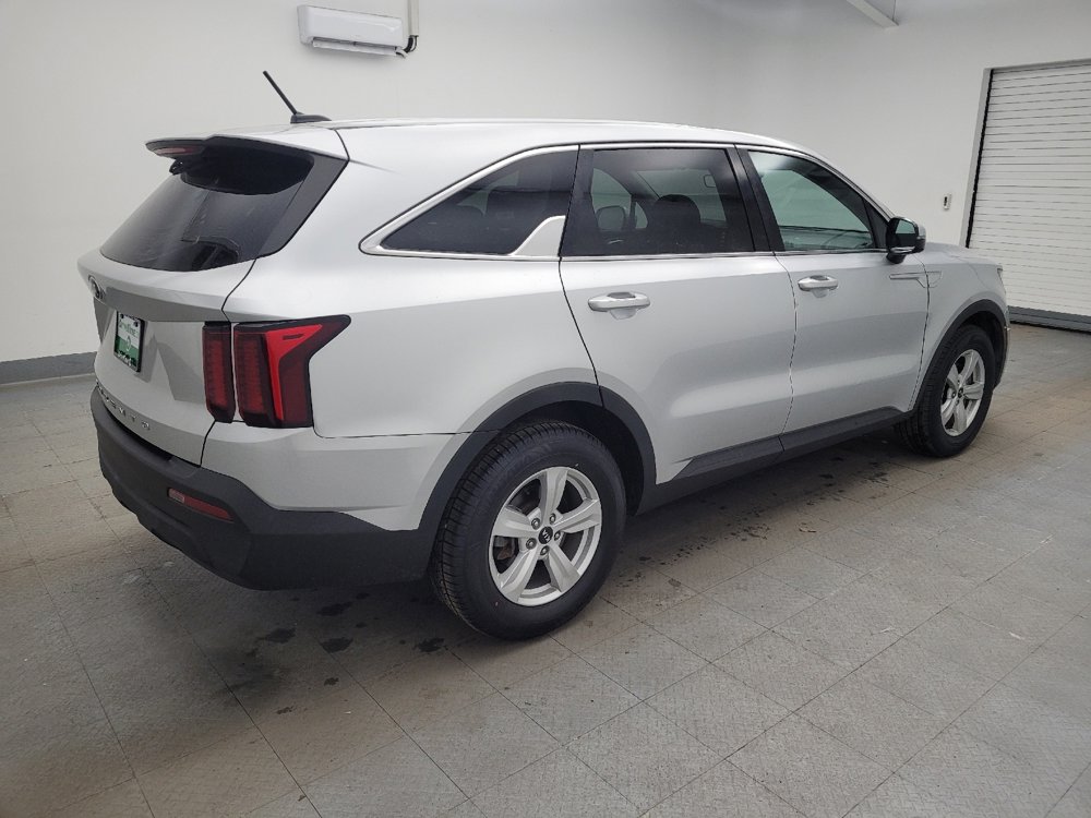 Used 2021 Kia Sorento LX image 10