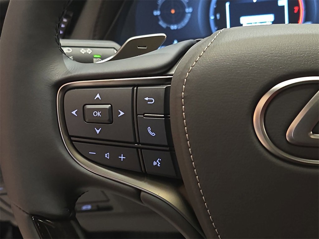 New 2026 Lexus LS 500 AWD image 17