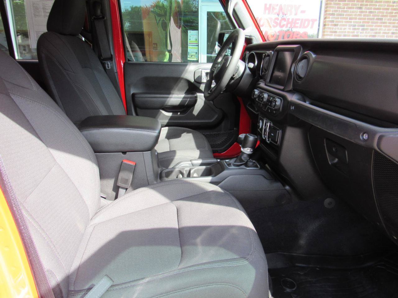 Used 2023 Jeep Gladiator Sport AWD/4WD image 33