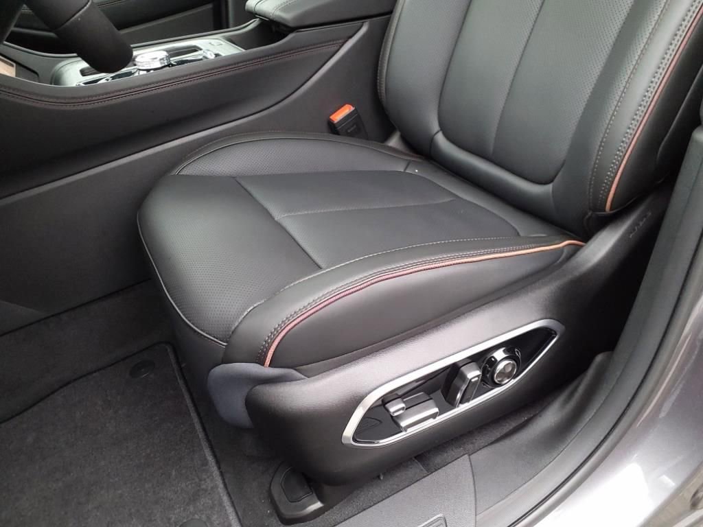 New 2025 Jeep Wagoneer S Launch Edition image 9