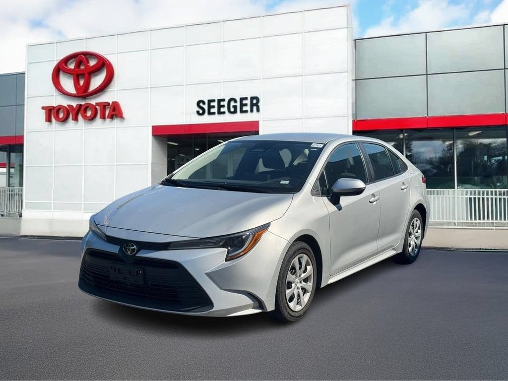 Used 2024 Toyota Corolla LE FWD image 11