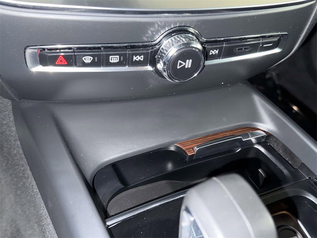 Used 2023 Volvo V60 B5 Cross Country Plus w/ Climate Package image 25