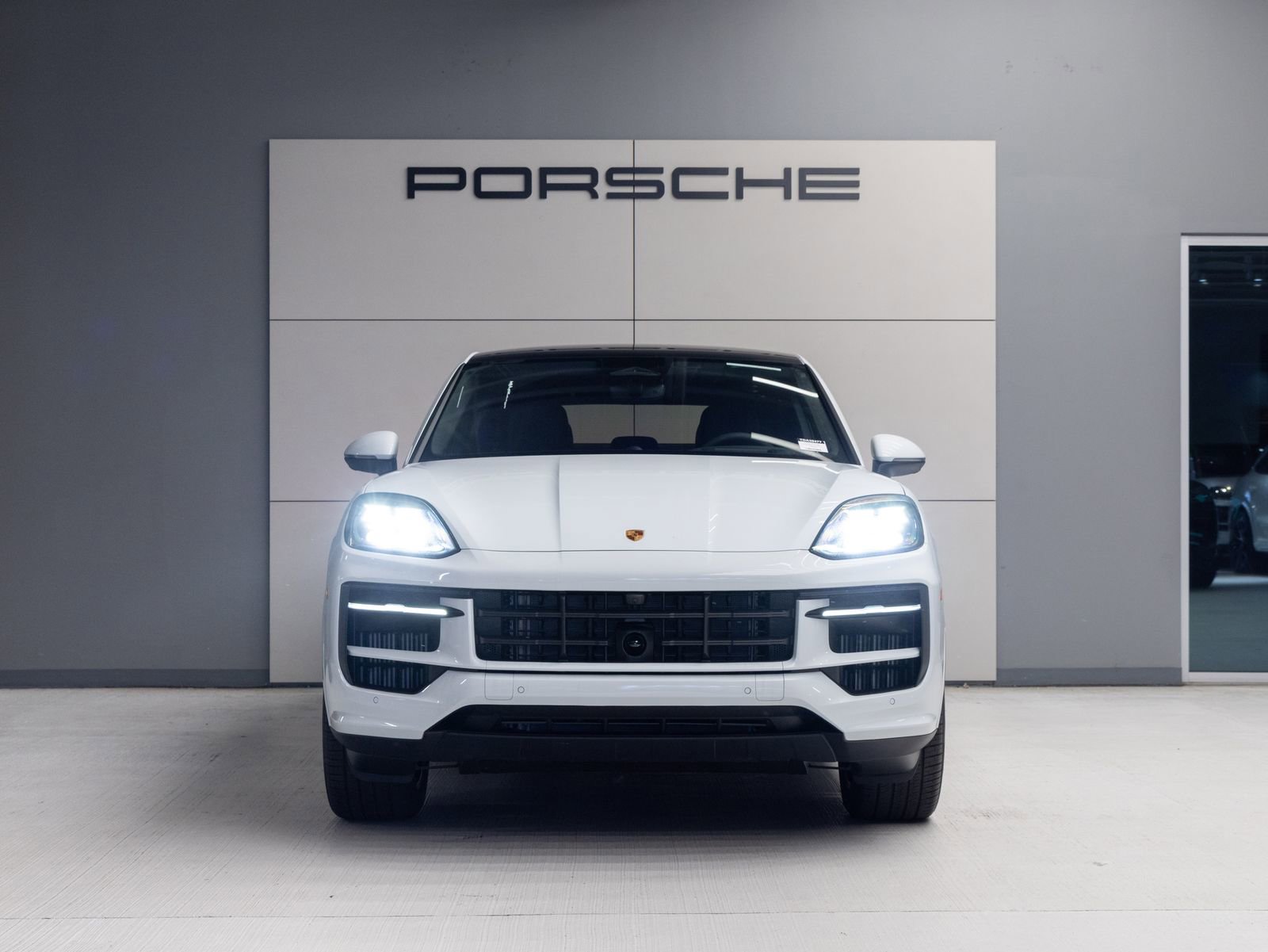 New 2026 Porsche Cayenne Coupe AWD/4WD image 10