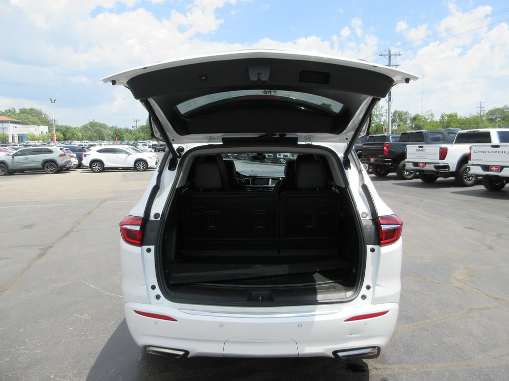 Certified 2021 Buick Enclave Avenir w/ Avenir Technology Package AWD/4WD image 7