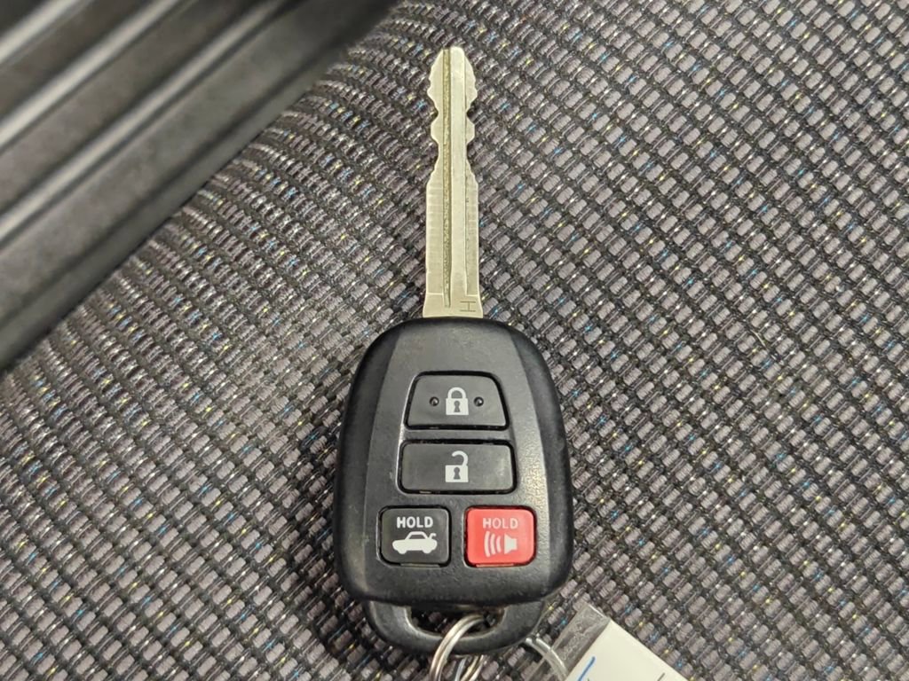 Used 2017 Toyota Corolla SE FWD image 16