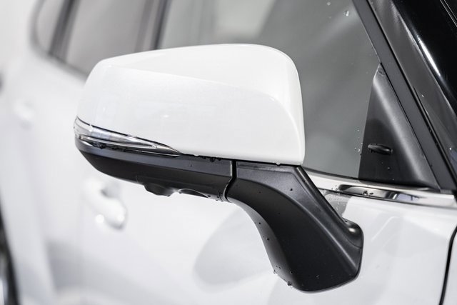 New 2026 Toyota Highlander Platinum image 15