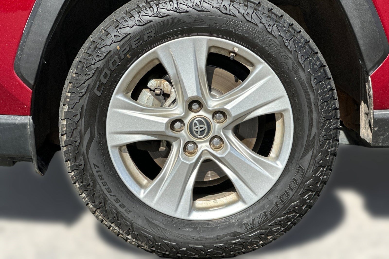 Used 2020 Toyota RAV4 LE w/ All Weather Liner Package AWD/4WD image 13