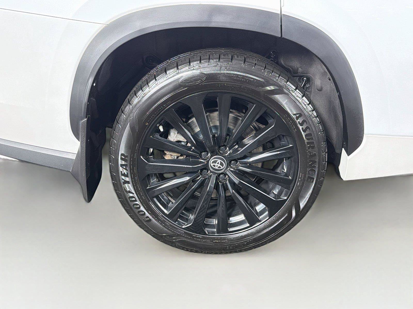 Used 2023 Toyota Highlander XSE AWD/4WD image 34