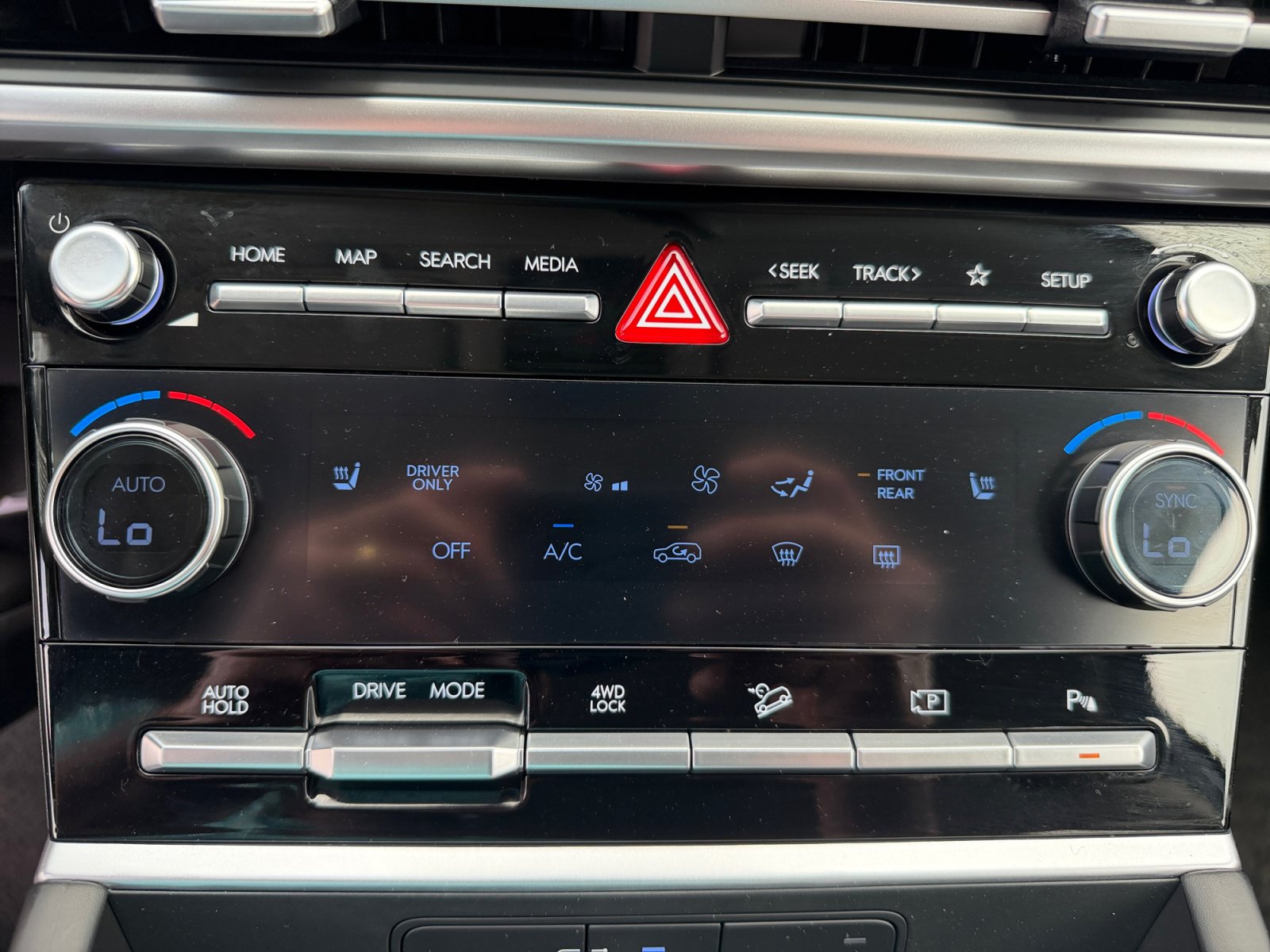 Used 2026 Hyundai Santa Fe SEL AWD/4WD image 11