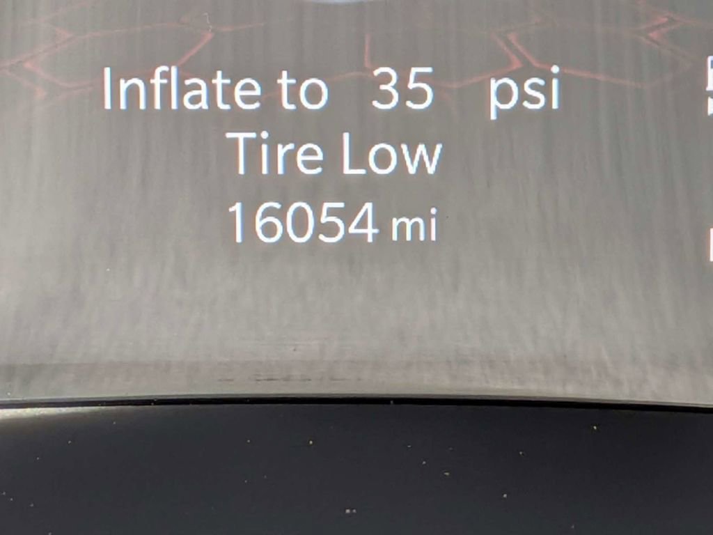 Used 2024 Jeep Compass Latitude image 29